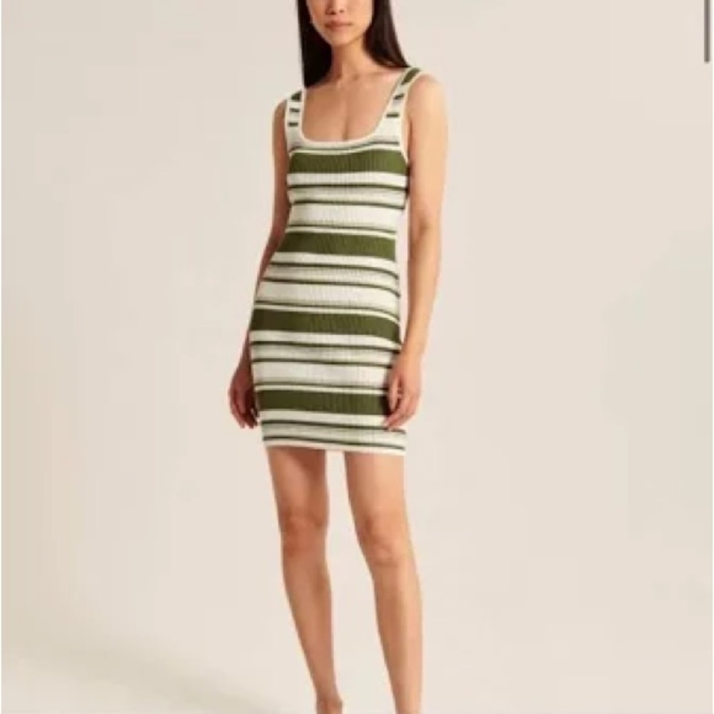 NWT Abercrombie and Fitch reversible knit mini size XS
